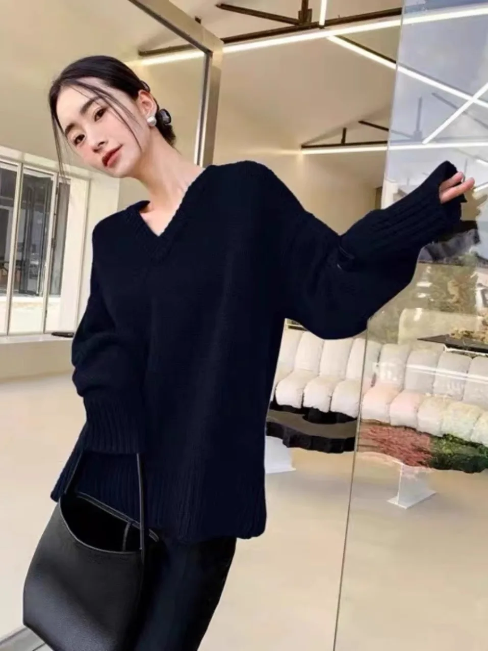 100% pure cashmere sweater women's loose thickened silhouette V-neck sweater large size pullover knitted base shirt - Image 3