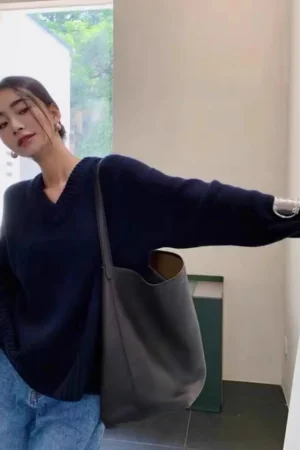 100% pure cashmere sweater women's loose thickened silhouette V-neck sweater large size pullover knitted base shirt